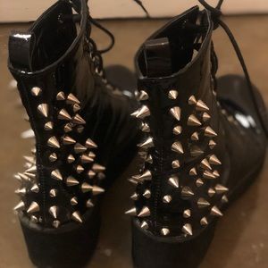 🖤 Studded Boots 🖤